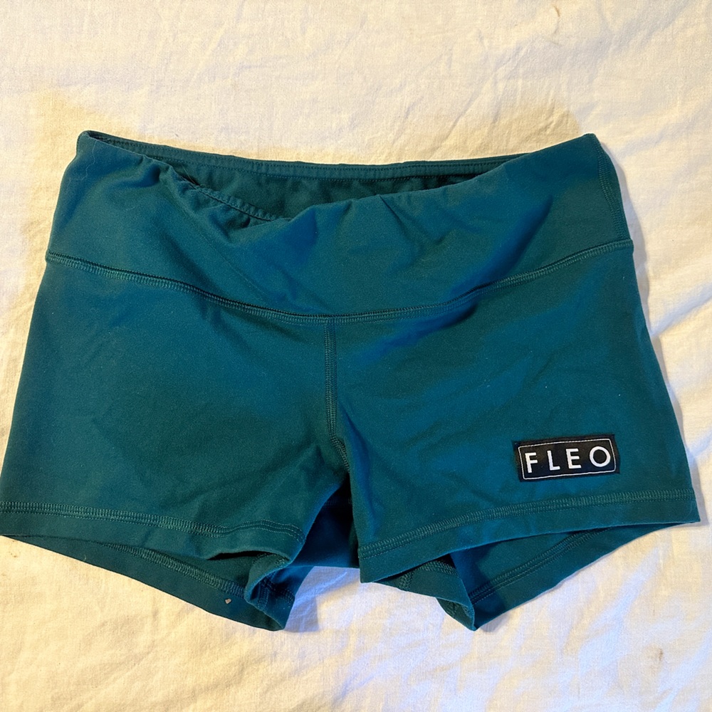 Fleo Deep Teal 3.25 × 1
Medium / Deep Teal